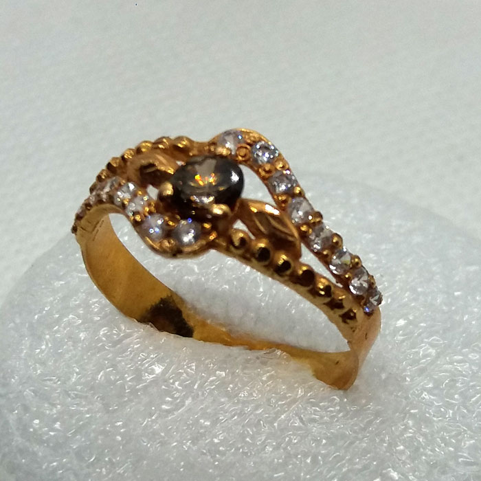 18k Yellow Gold / Black Icon Ring With Gemstones | GUCCI® US